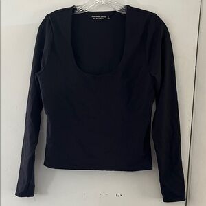 Abercrombie & Fitch Black Scoop Neck Long-Sleeve Top NWOT